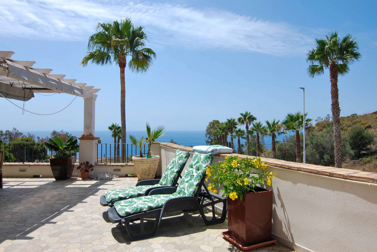 Casa pareada con vistas al mar en venta