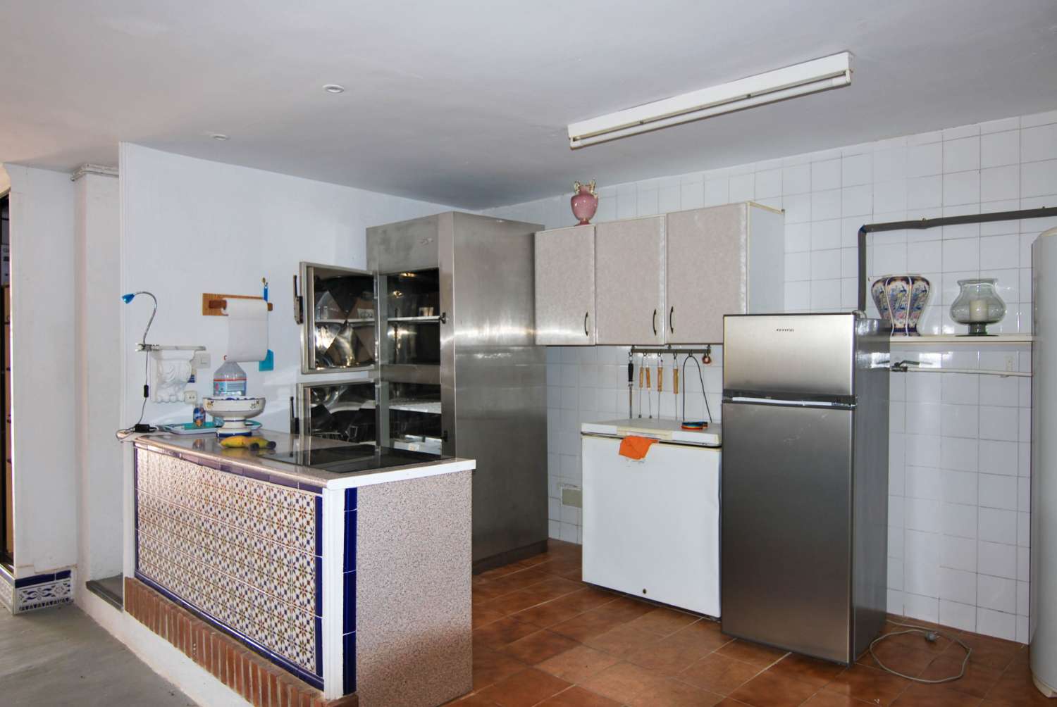Villa en venta en Monte de los Almendros con vistas al mar y apartamento independiente