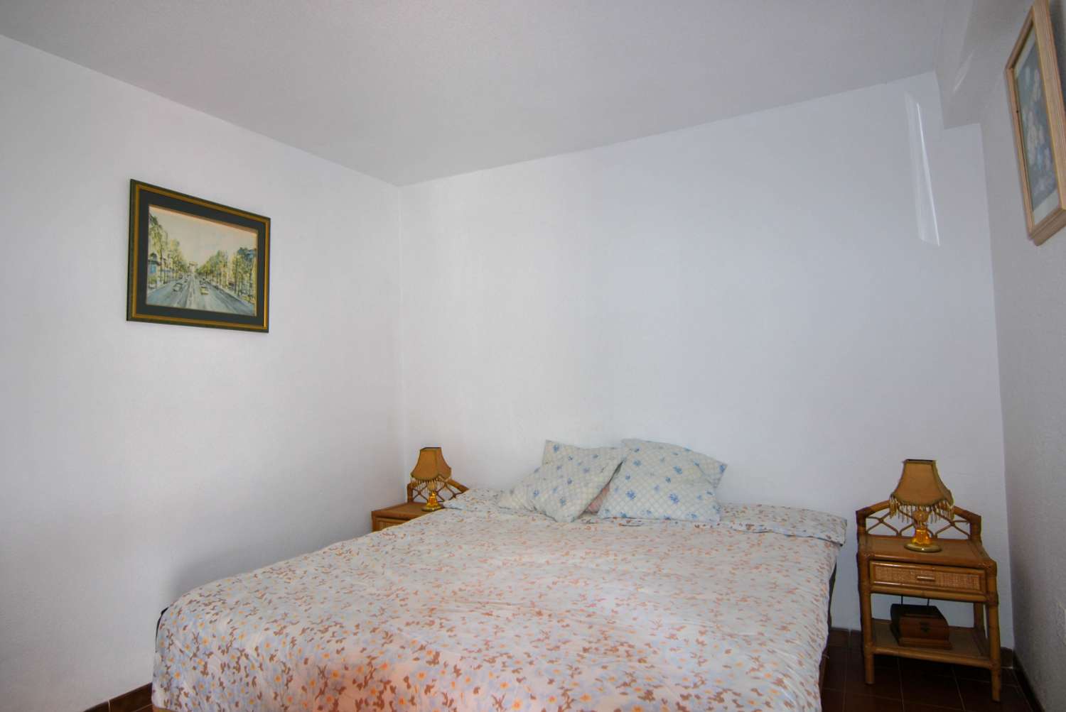 Villa en venta en Monte de los Almendros con vistas al mar y apartamento independiente