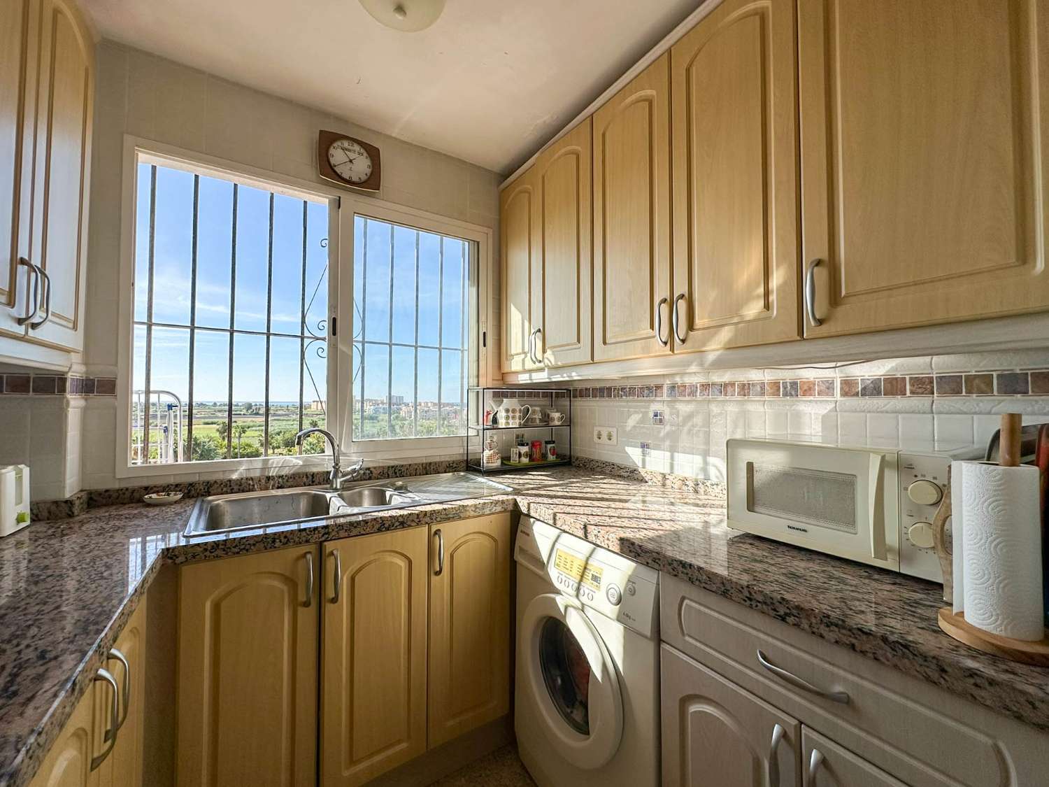 Charmante en lichte flat te koop in Salobreña