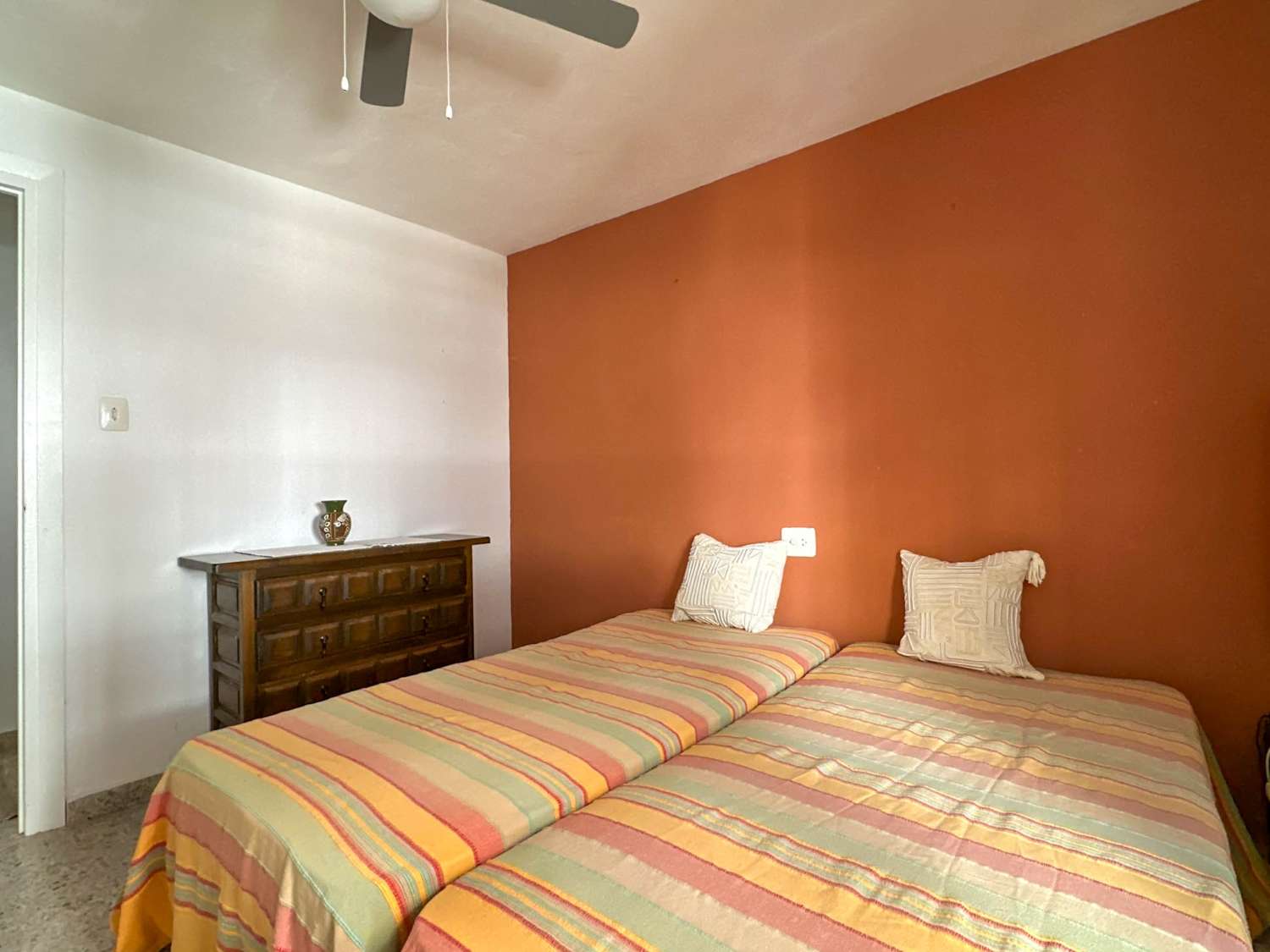 Charmante en lichte flat te koop in Salobreña