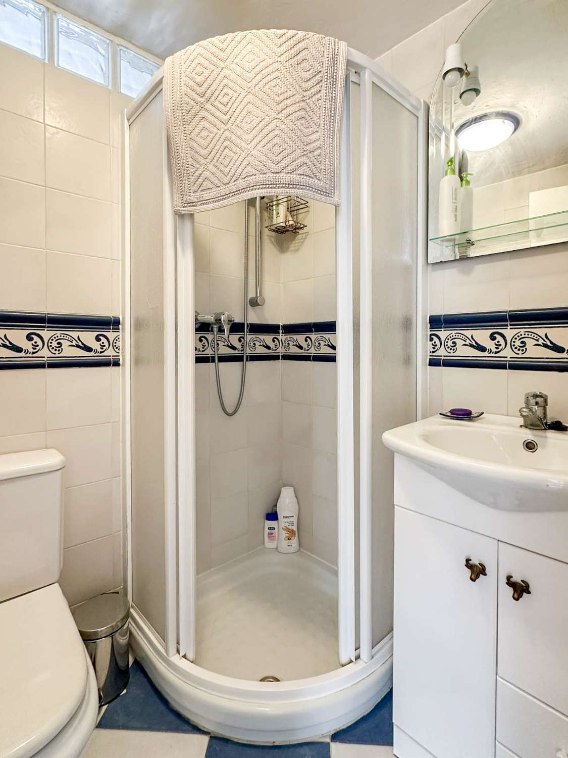 Charmante en lichte flat te koop in Salobreña
