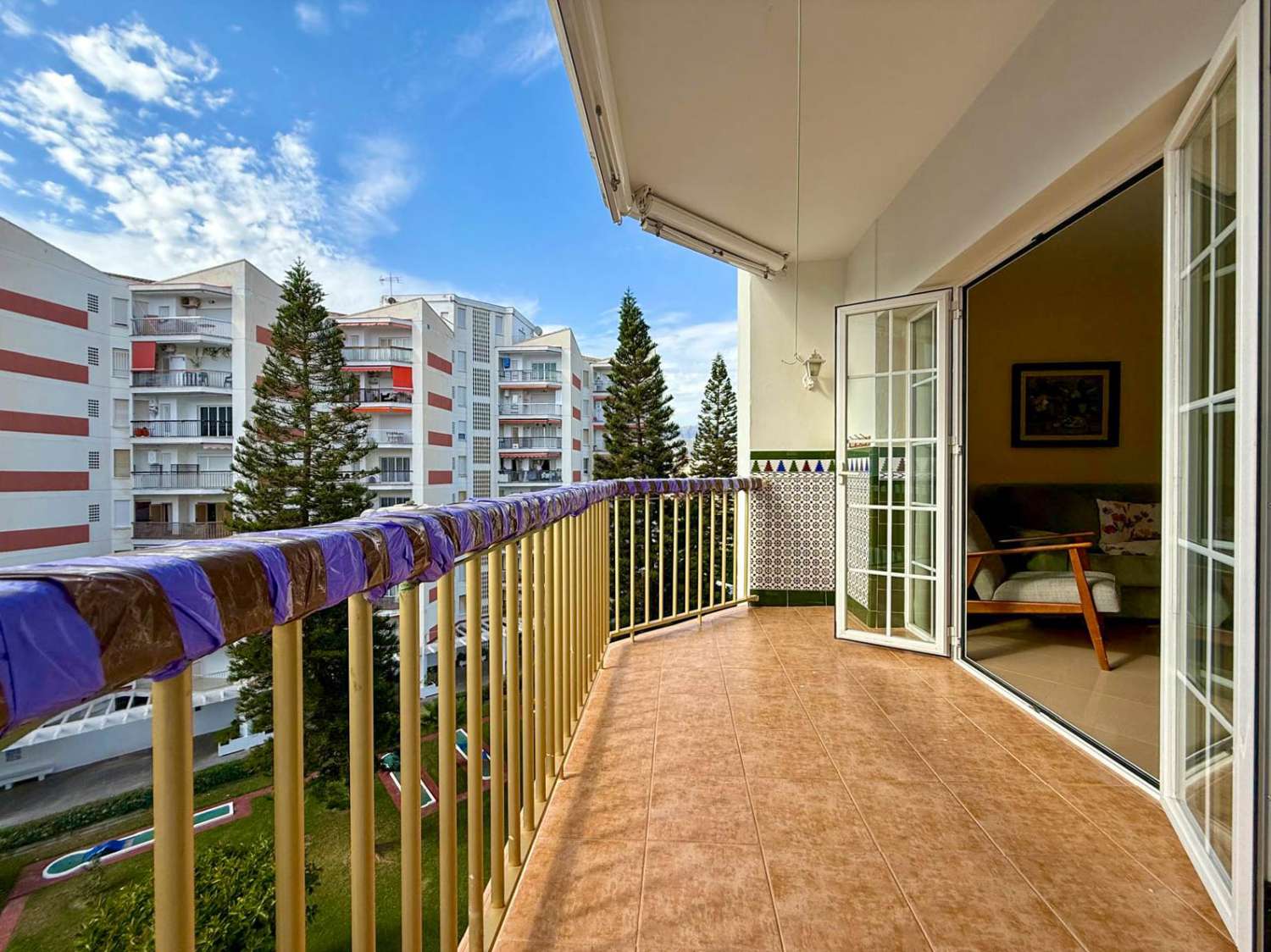 Piso con terraza en venta en la playa de Salobreña