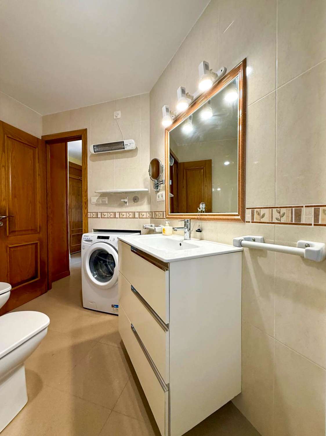 Piso con terraza en venta en la playa de Salobreña