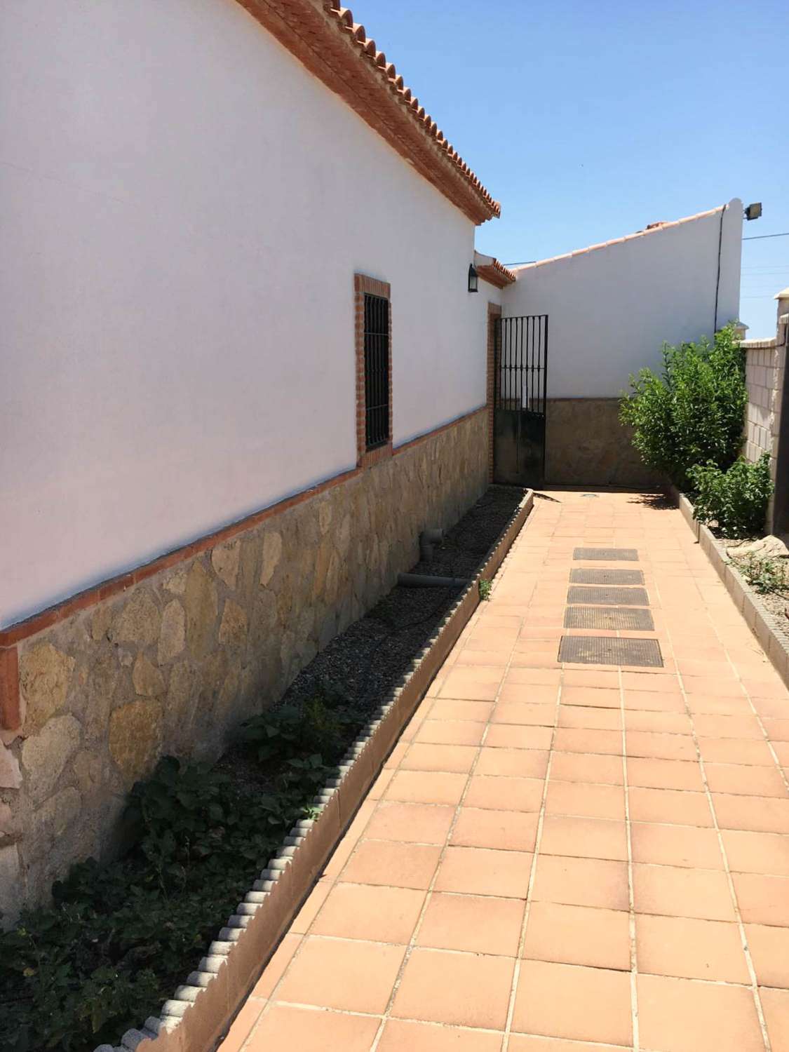 Propiedad con potencial de alquiler en venta en Motril