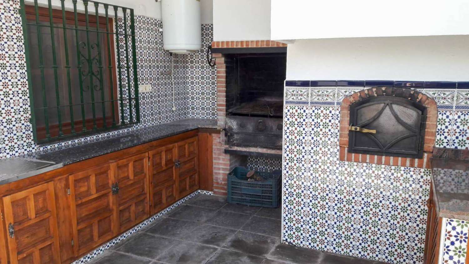 Propiedad con potencial de alquiler en venta en Motril