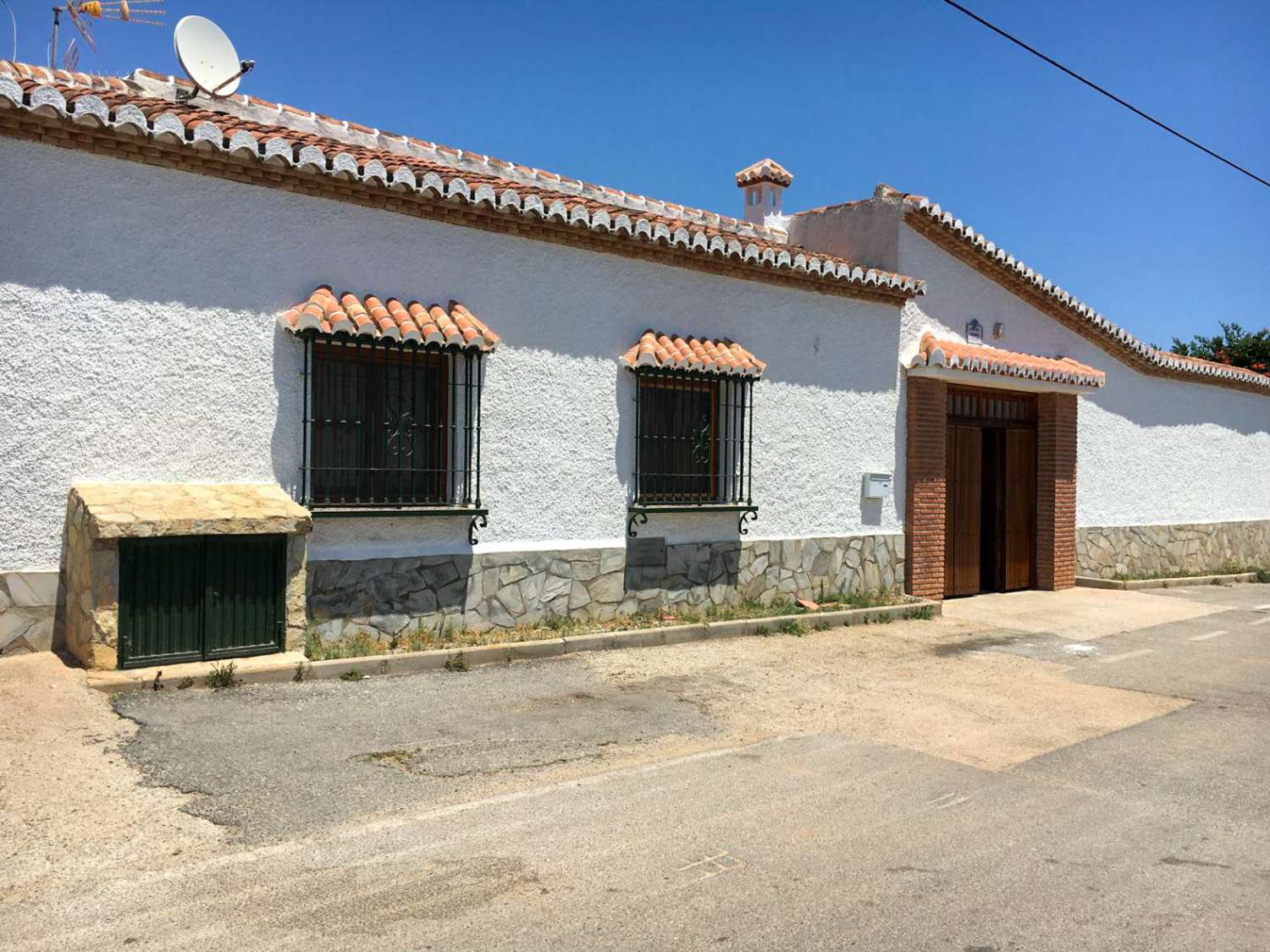 Propiedad con potencial de alquiler en venta en Motril