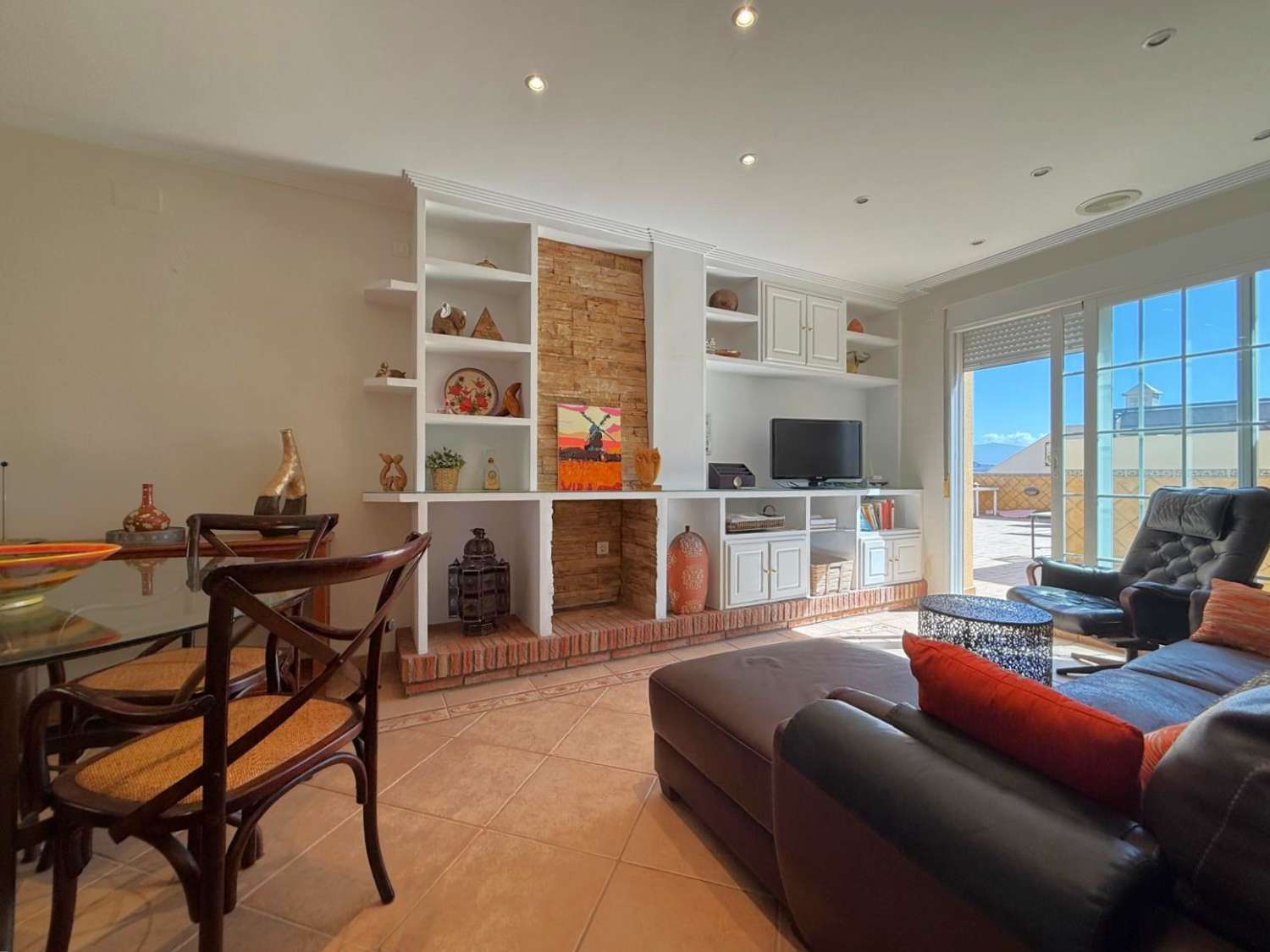 Ático con gran terraza y garaje en venta en Salobreña