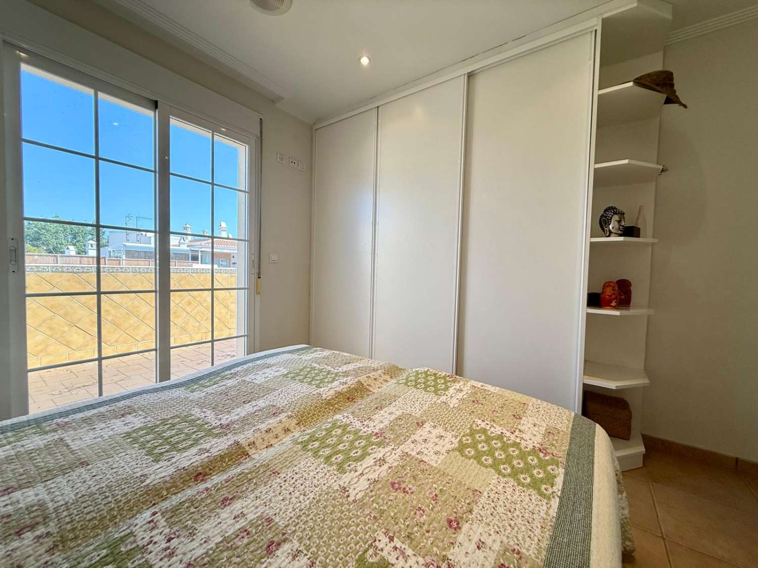 Ático con gran terraza y garaje en venta en Salobreña