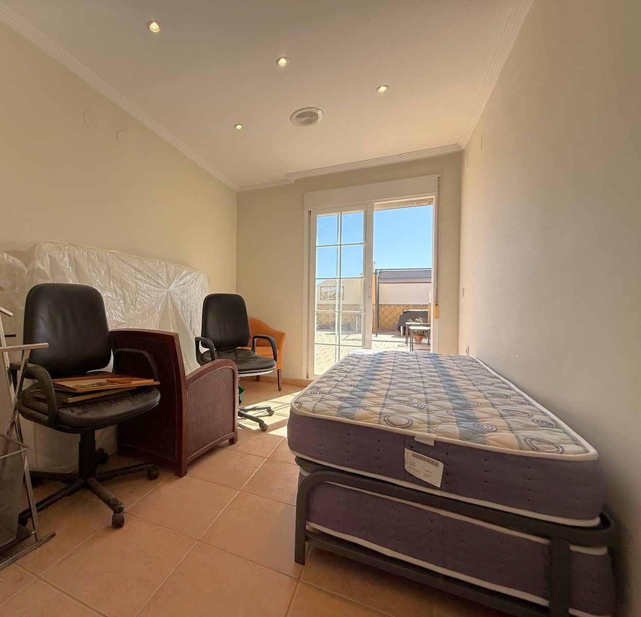 Ático con gran terraza y garaje en venta en Salobreña