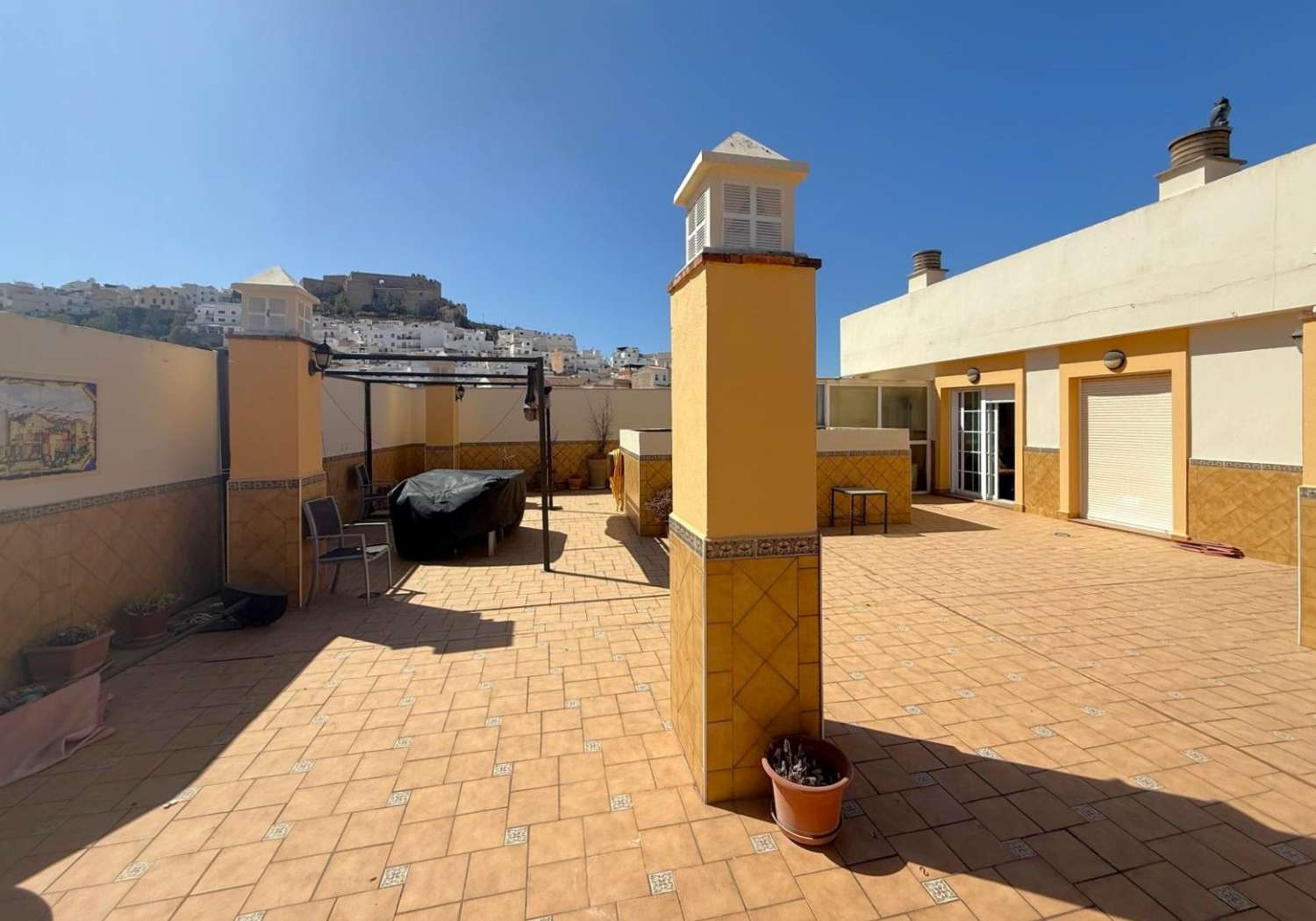 Ático con gran terraza y garaje en venta en Salobreña
