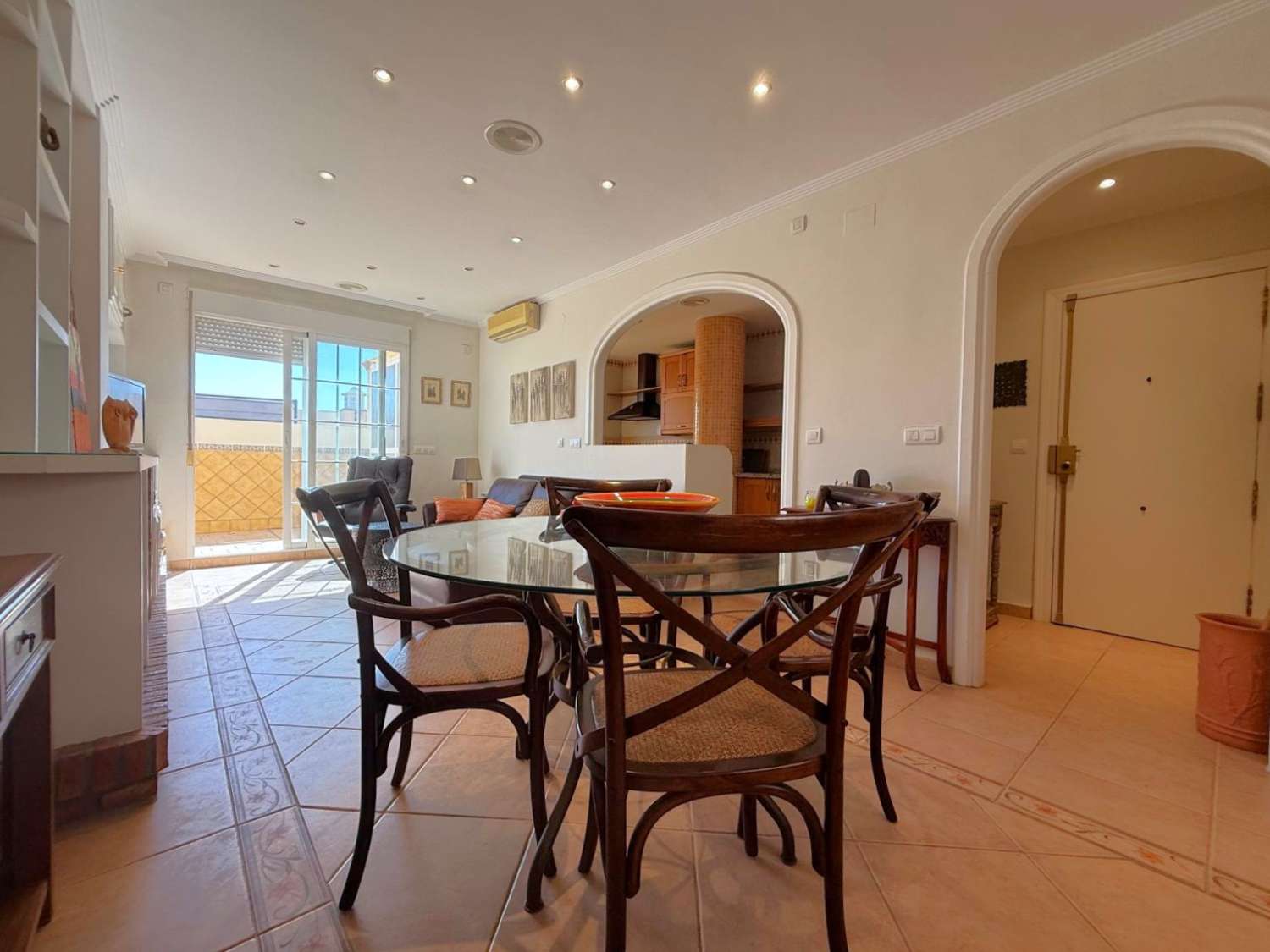 Ático con gran terraza y garaje en venta en Salobreña