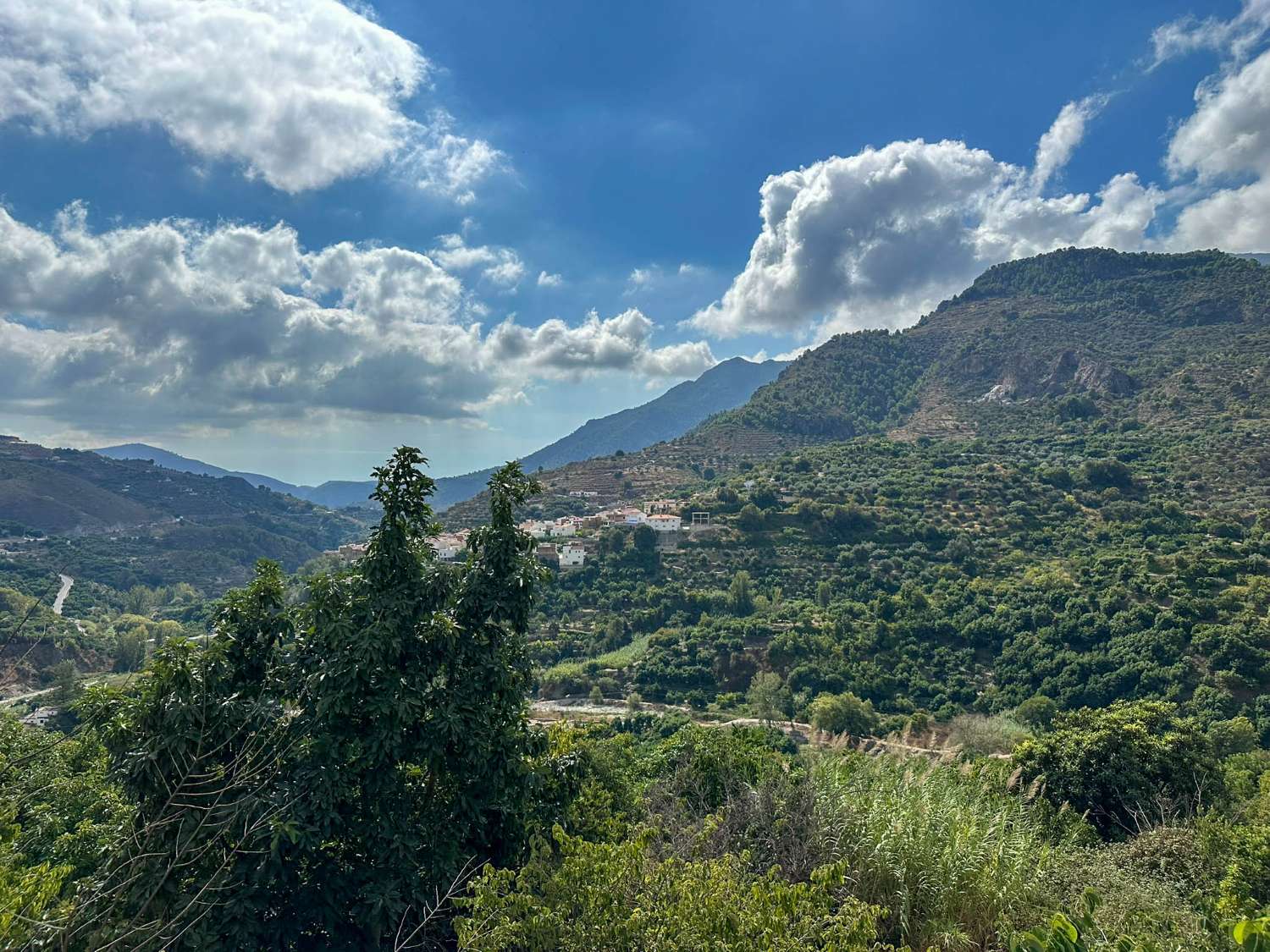 Charming house in Guájar Faragüit with mountain views
