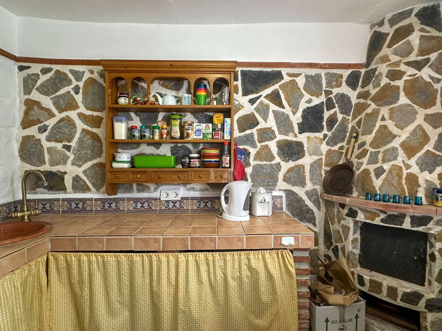 Charming house in Guájar Faragüit with mountain views