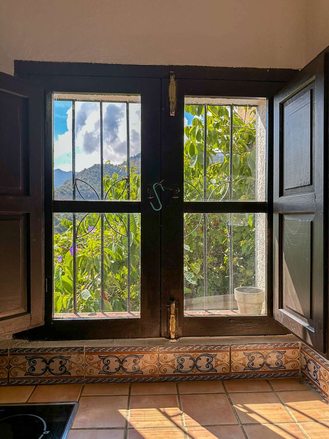 Charming house in Guájar Faragüit with mountain views