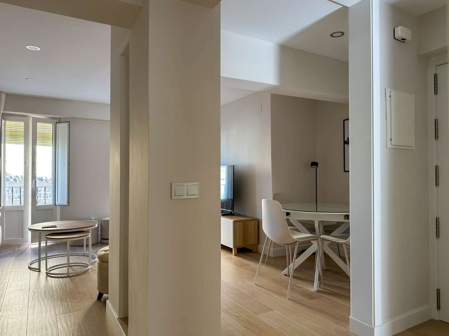 Neu renovierte Erdgeschosswohnung im Zentrum von Almuñécar zu vermieten