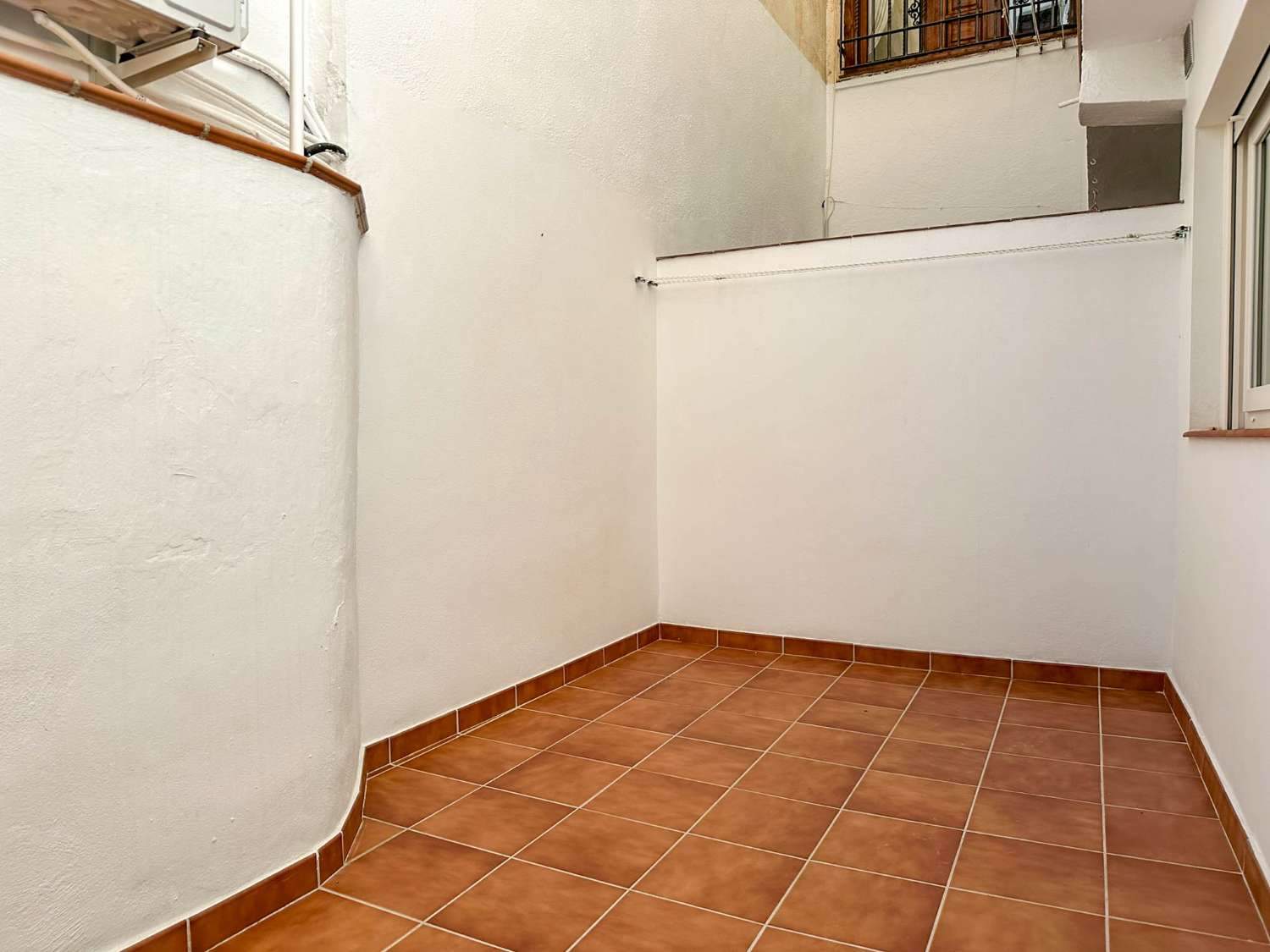 Neu renovierte Erdgeschosswohnung im Zentrum von Almuñécar zu vermieten
