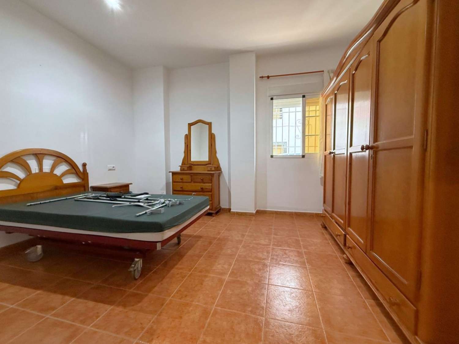 Casa en alquiler de larga temporada en el centro de Salobreña