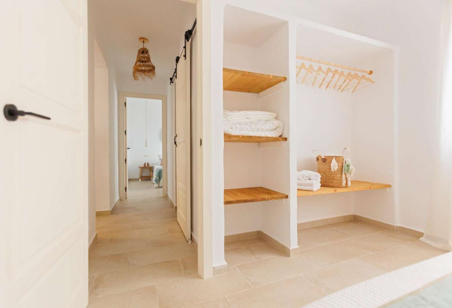 Casa reformada con piscina en venta en Salobreña