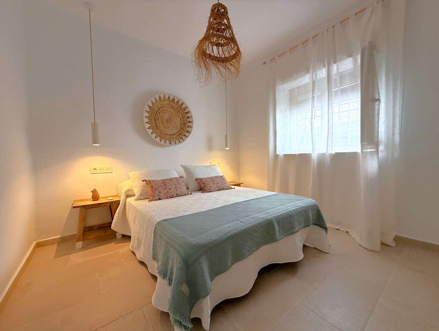 Casa reformada con piscina en venta en Salobreña