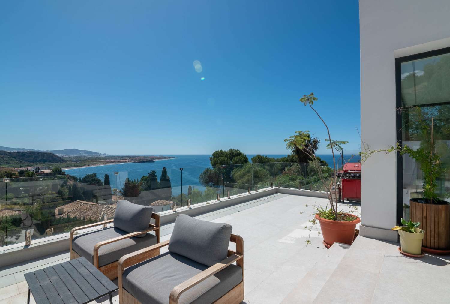 Espectacular villa con vistas al mar en venta