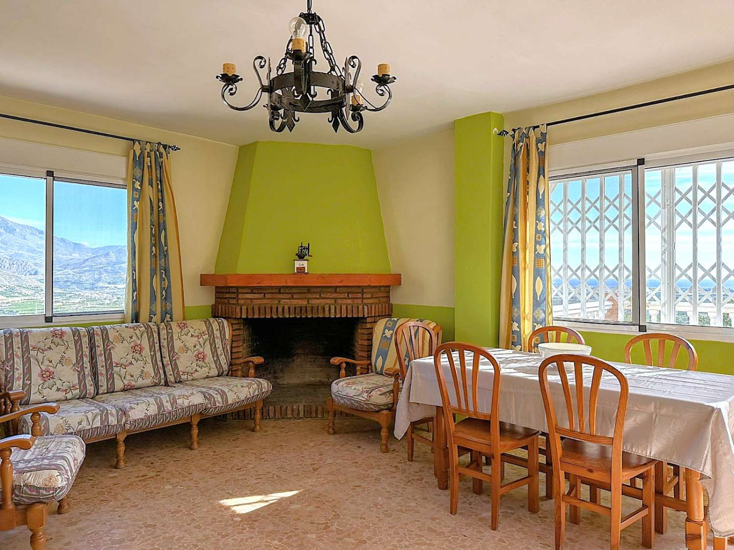 منزل للبيع في Salobreña