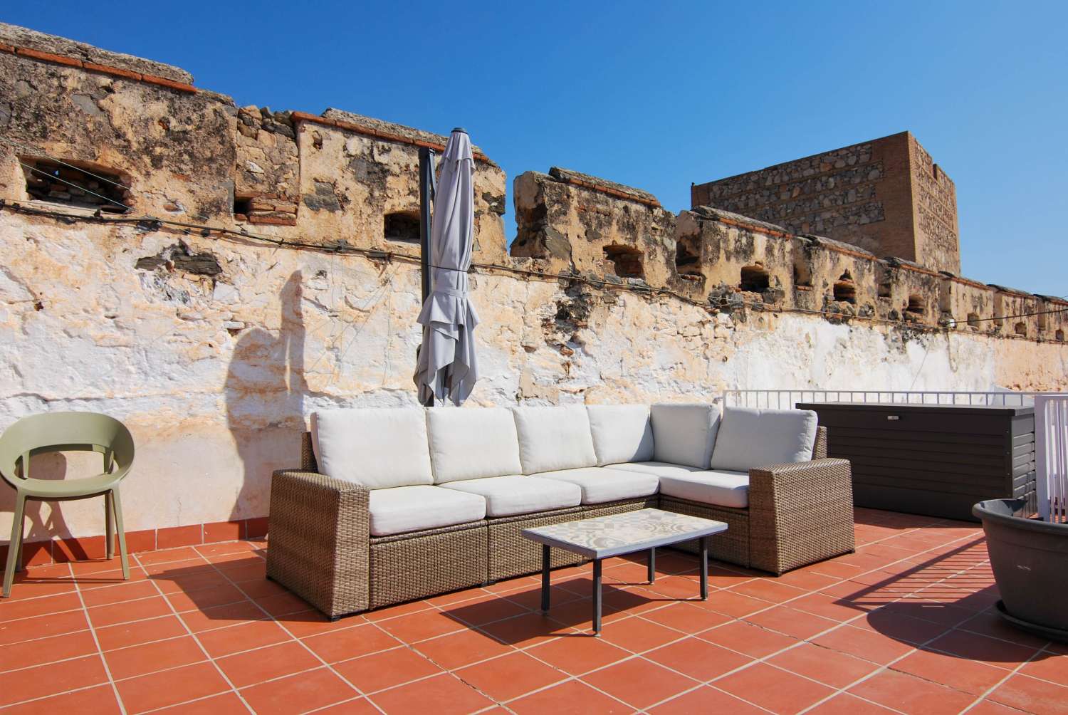 Casa con estudio en venta en Salobreña