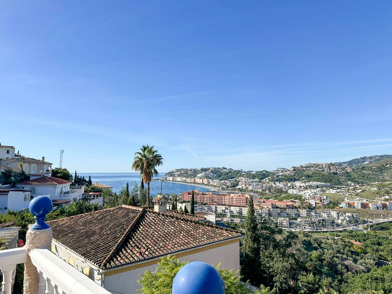 Geräumiges und helles Einfamilienhaus mit Meerblick
