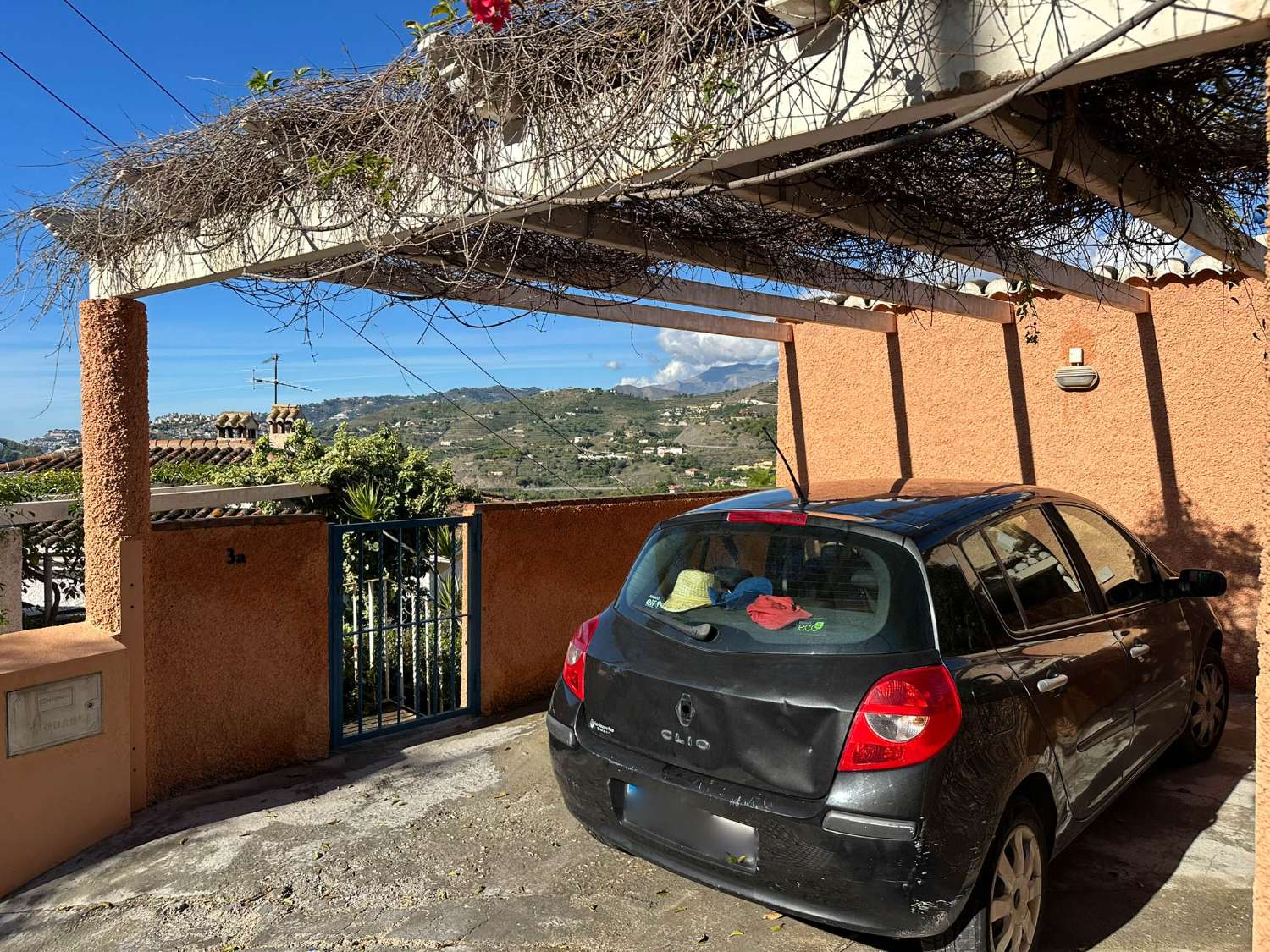 Geräumiges und helles Einfamilienhaus mit Meerblick