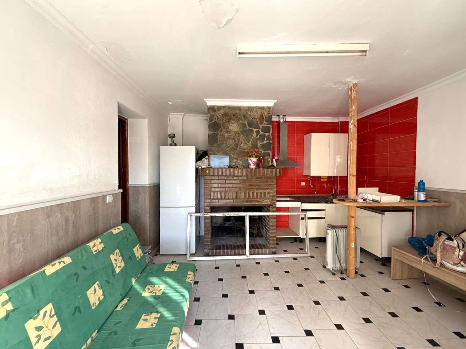 House with garage for sale in Lobres