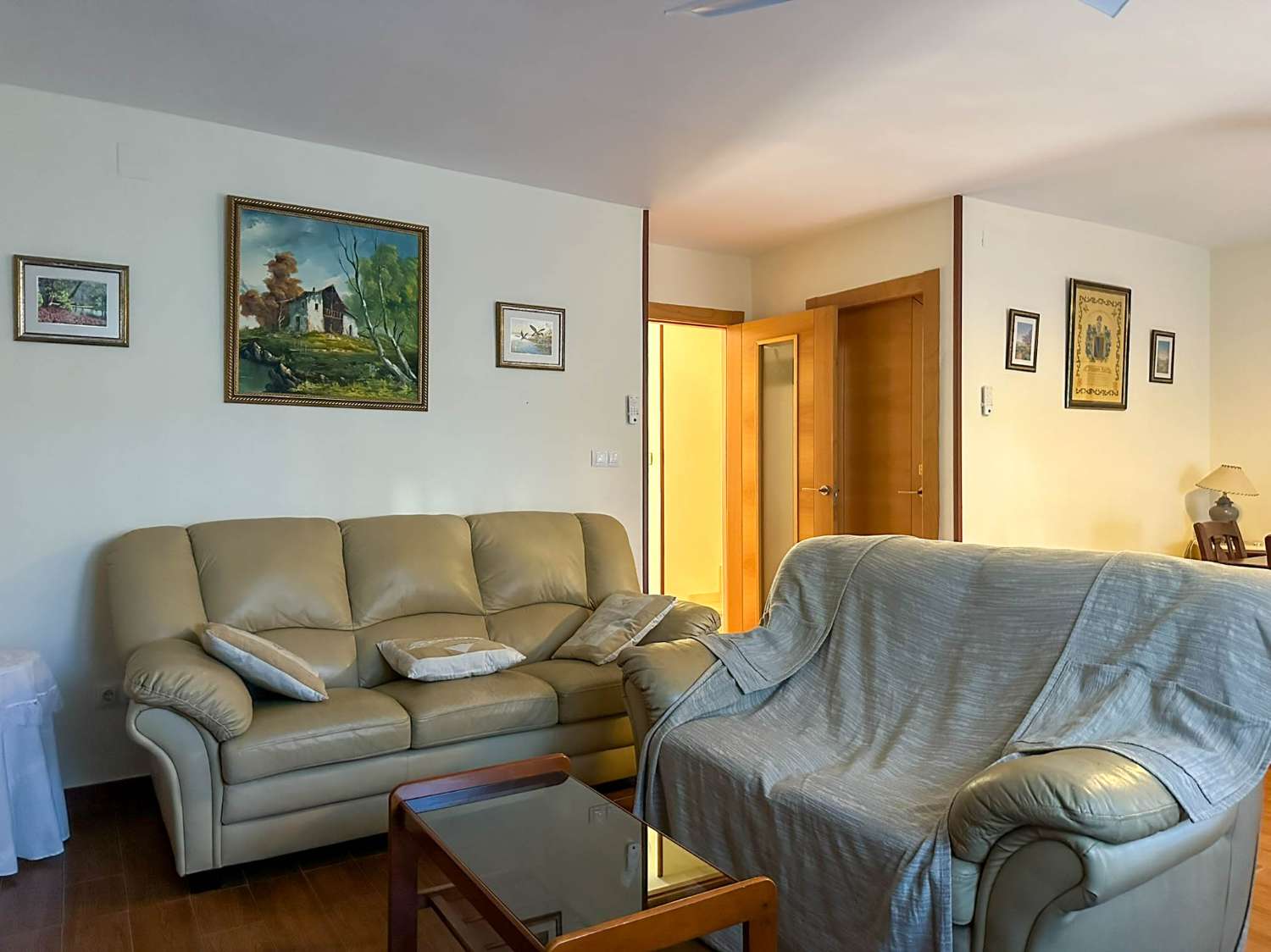 Geräumiges und helles Reihenhaus in Salobreña zu verkaufen