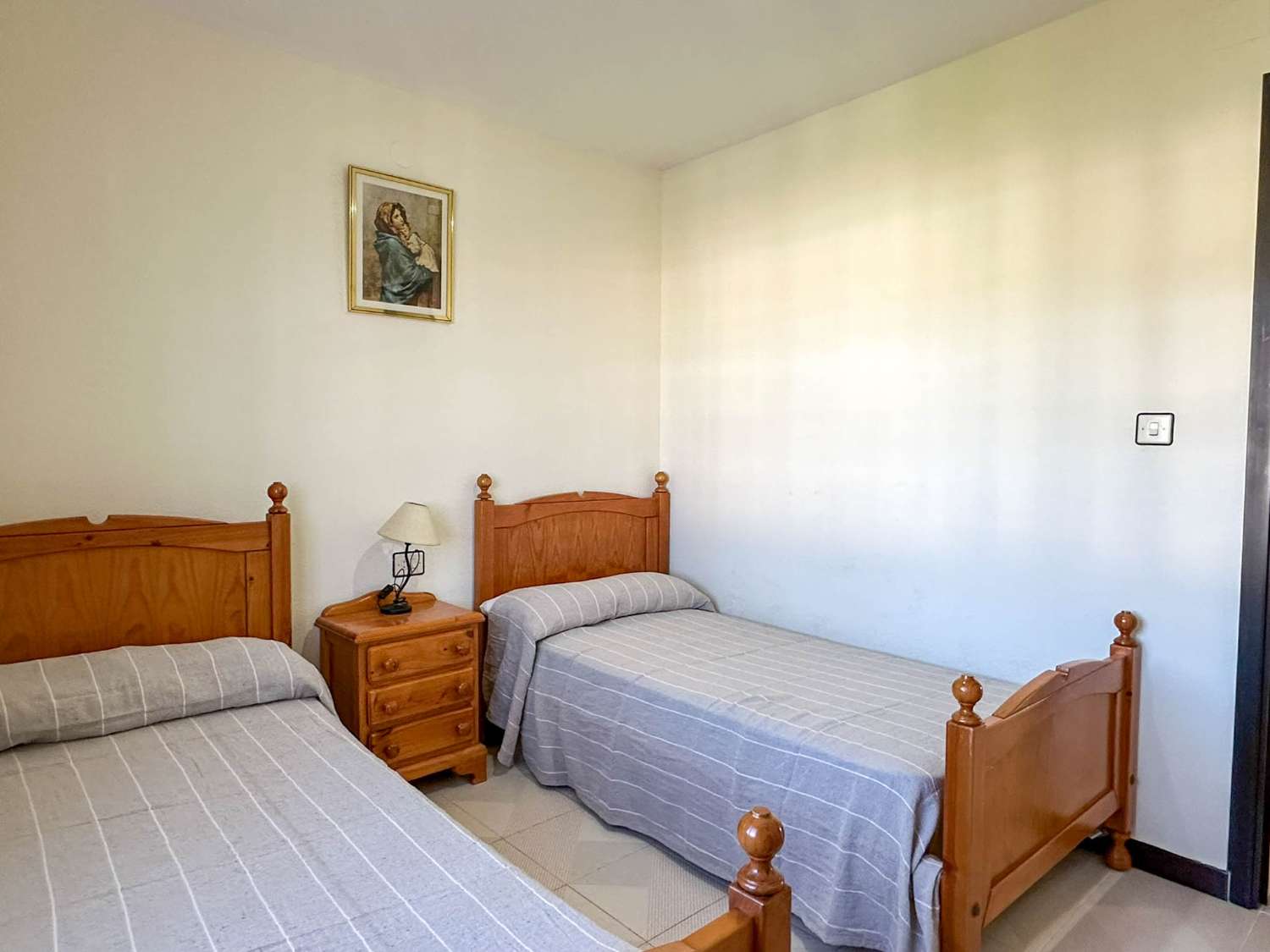 Geräumiges und helles Reihenhaus in Salobreña zu verkaufen