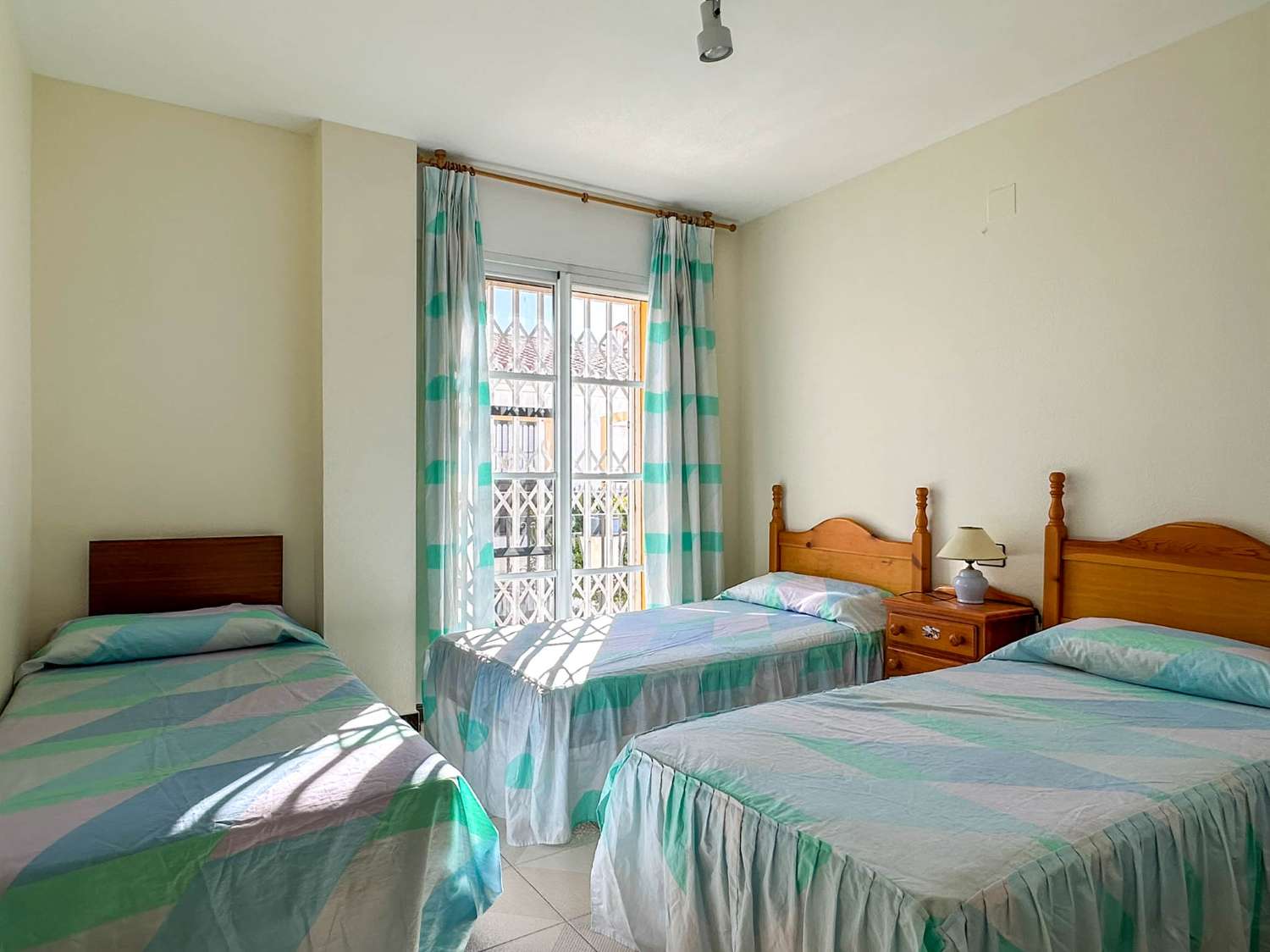 Geräumiges und helles Reihenhaus in Salobreña zu verkaufen