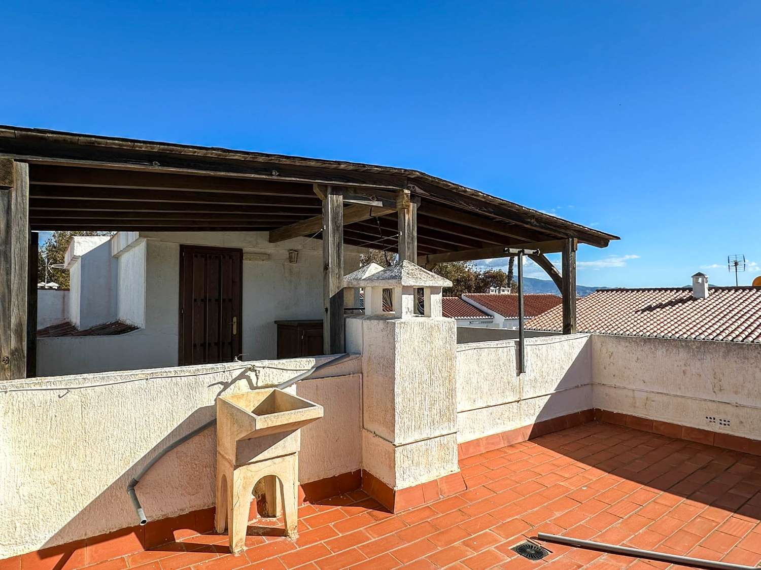 Geräumiges und helles Reihenhaus in Salobreña zu verkaufen