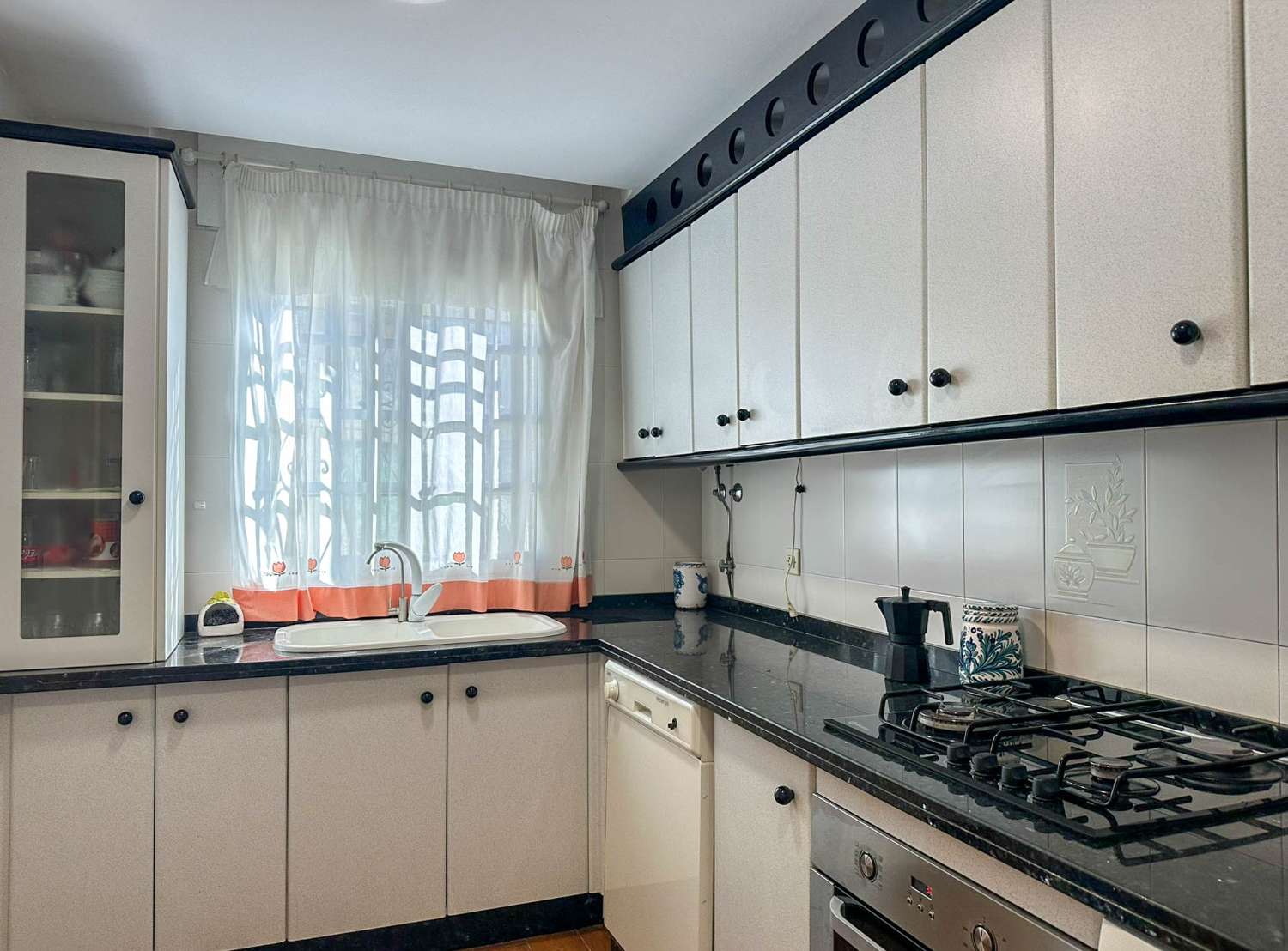 Geräumiges und helles Reihenhaus in Salobreña zu verkaufen