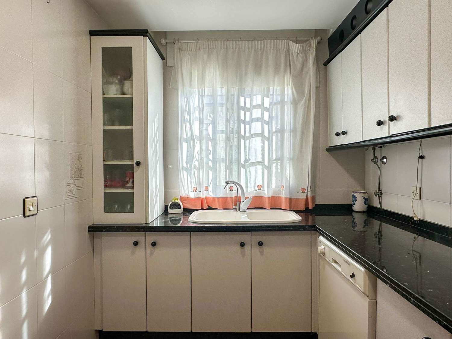 Geräumiges und helles Reihenhaus in Salobreña zu verkaufen