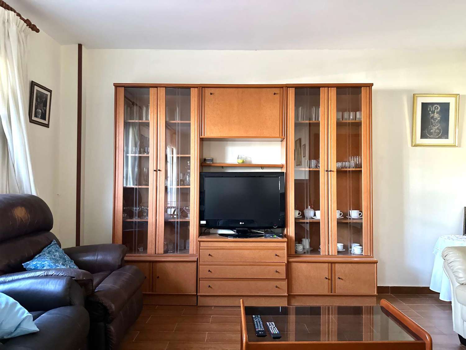 Amplia y luminosa casa adosada en venta en Salobreña