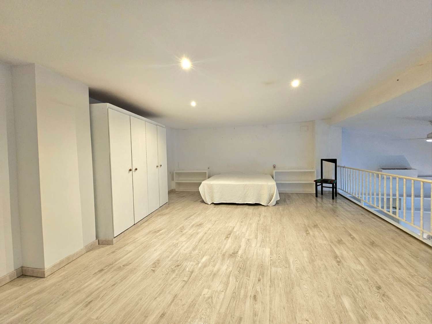 شقة للبيع في Salobreña