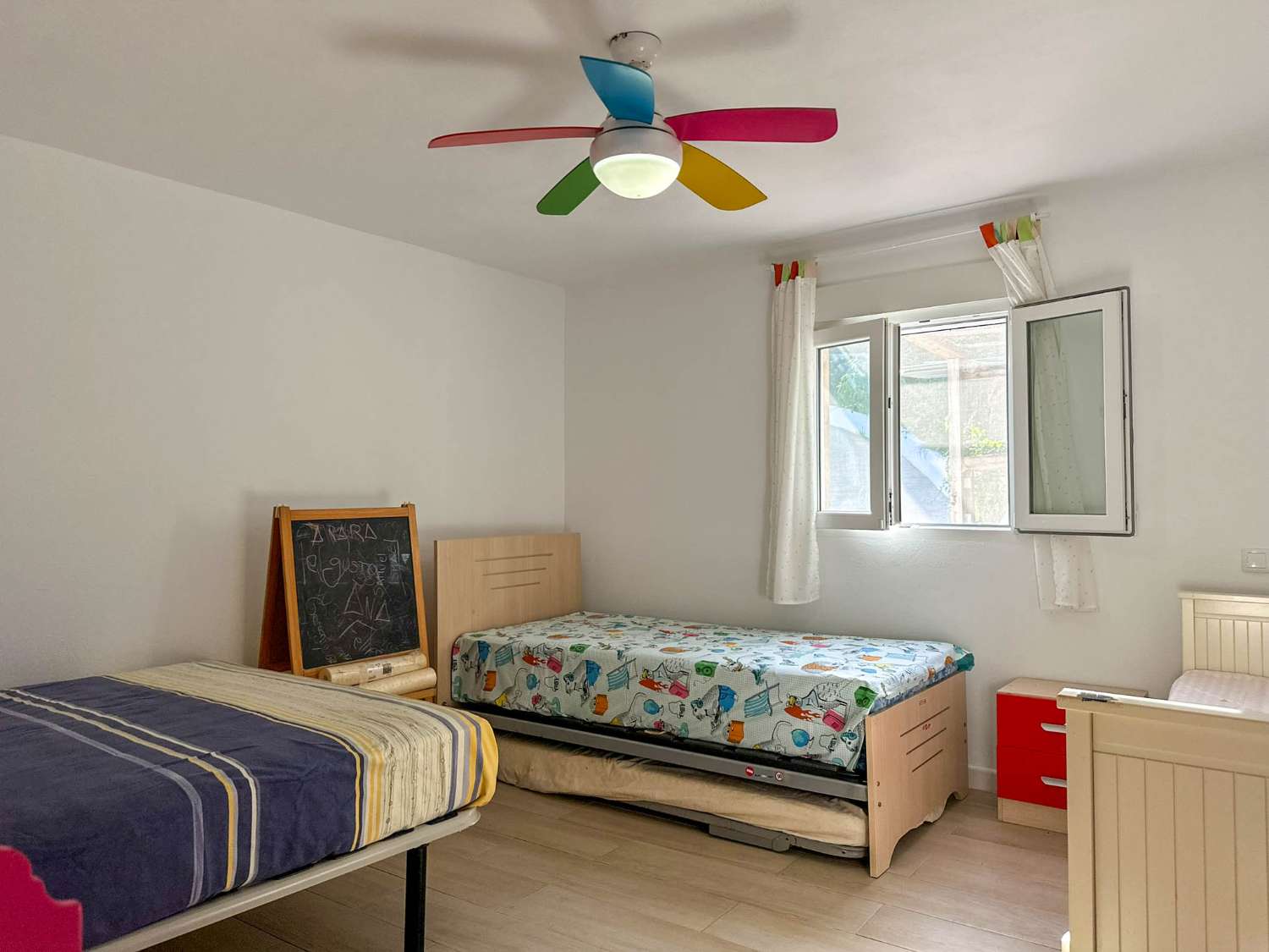 Cortijo con amplio terreno en venta en Salobreña