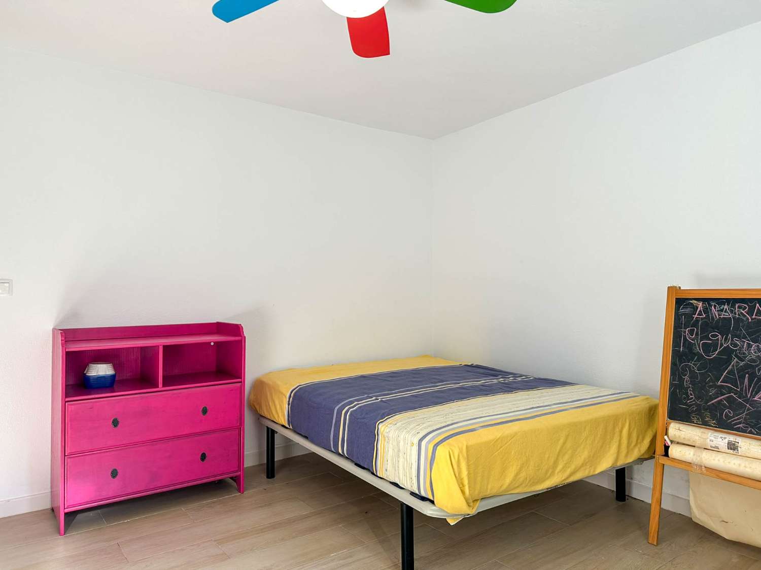 Cortijo con amplio terreno en venta en Salobreña