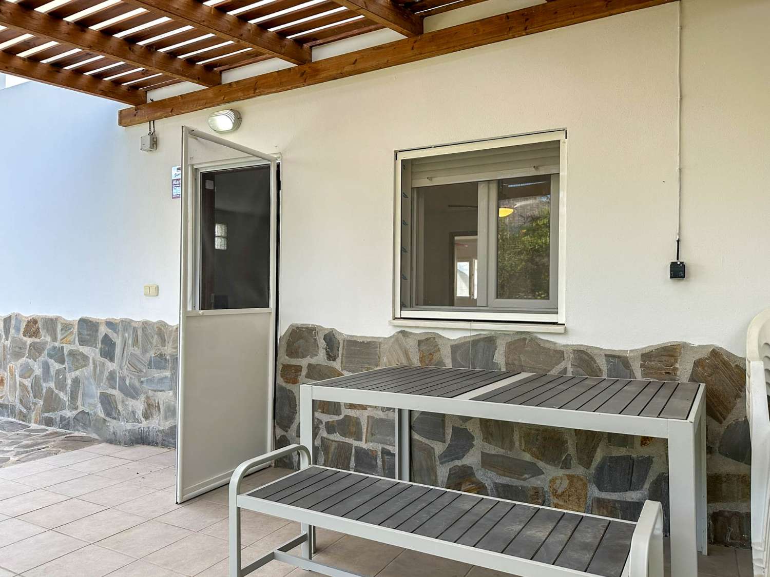 Cortijo con amplio terreno en venta en Salobreña