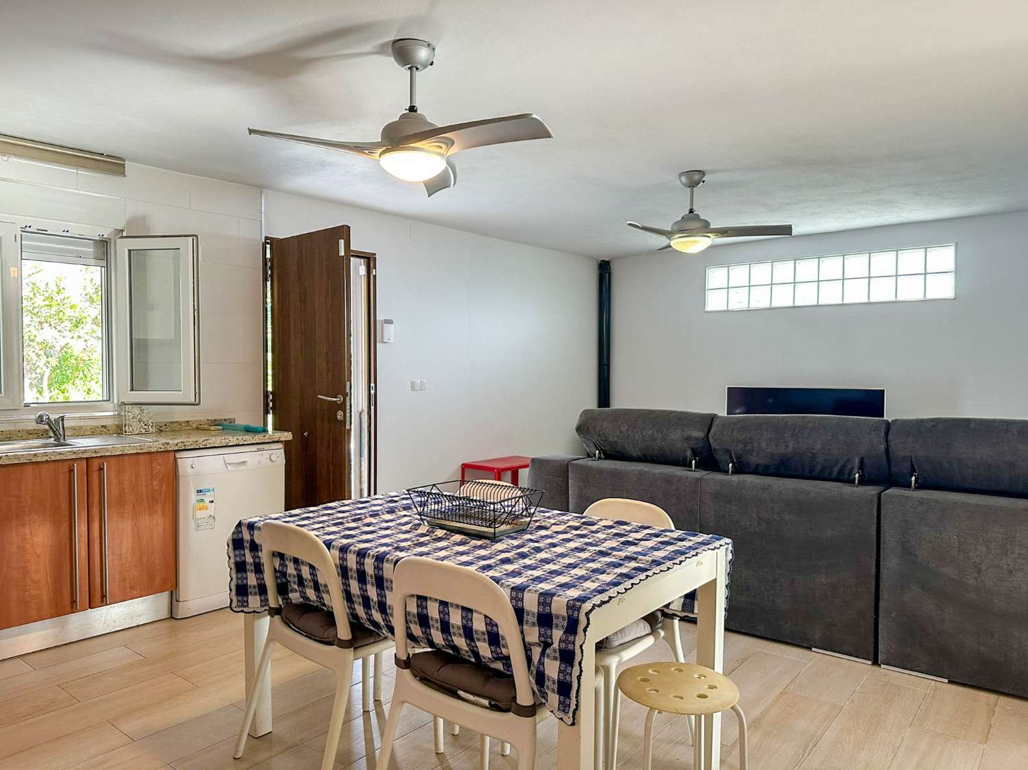 Cortijo con amplio terreno en venta en Salobreña