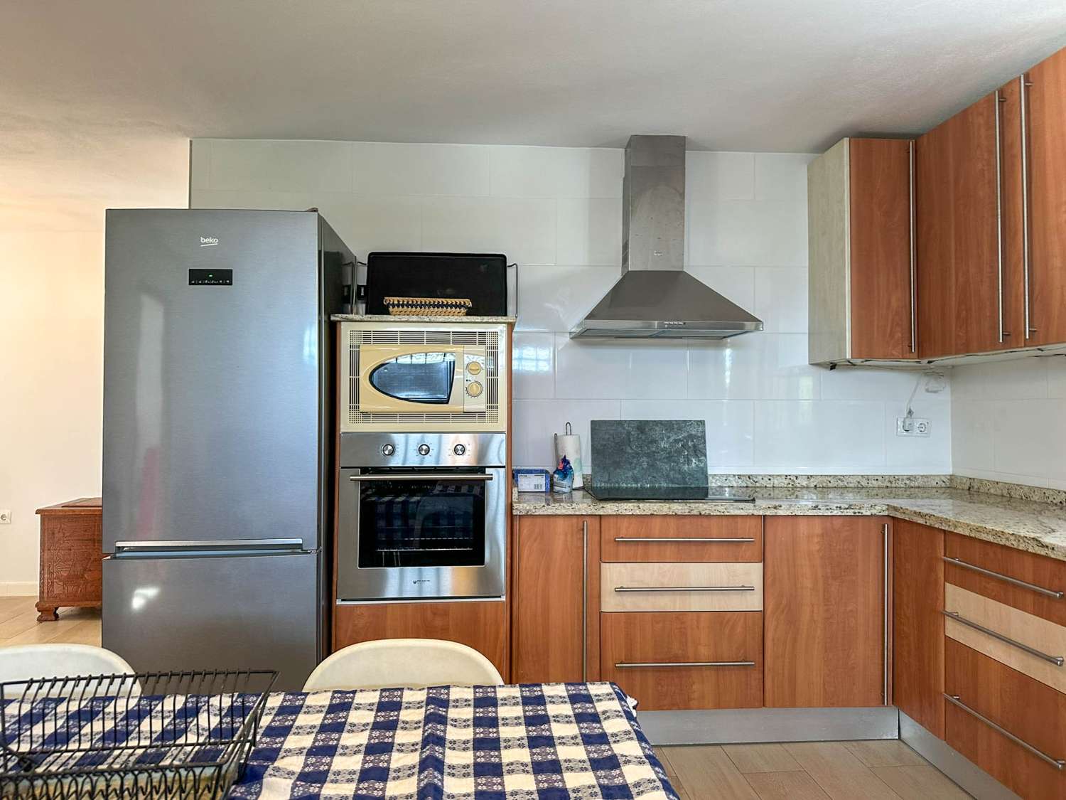 Cortijo con amplio terreno en venta en Salobreña