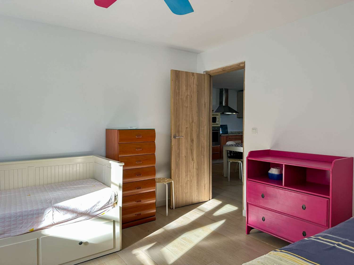 Cortijo con amplio terreno en venta en Salobreña