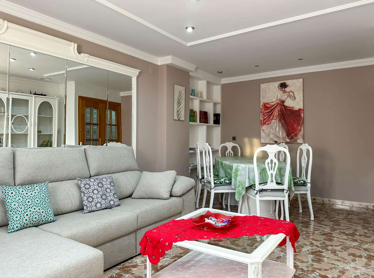 Amplio piso en alquiler en Vélez de Benaudalla