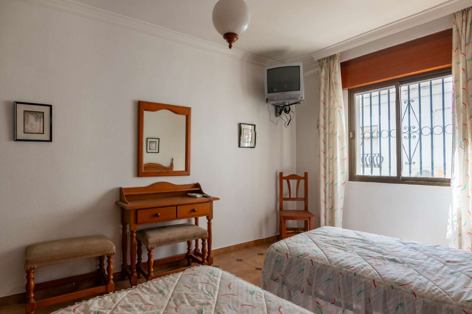 Hostal en venta en el centro de Salobreña