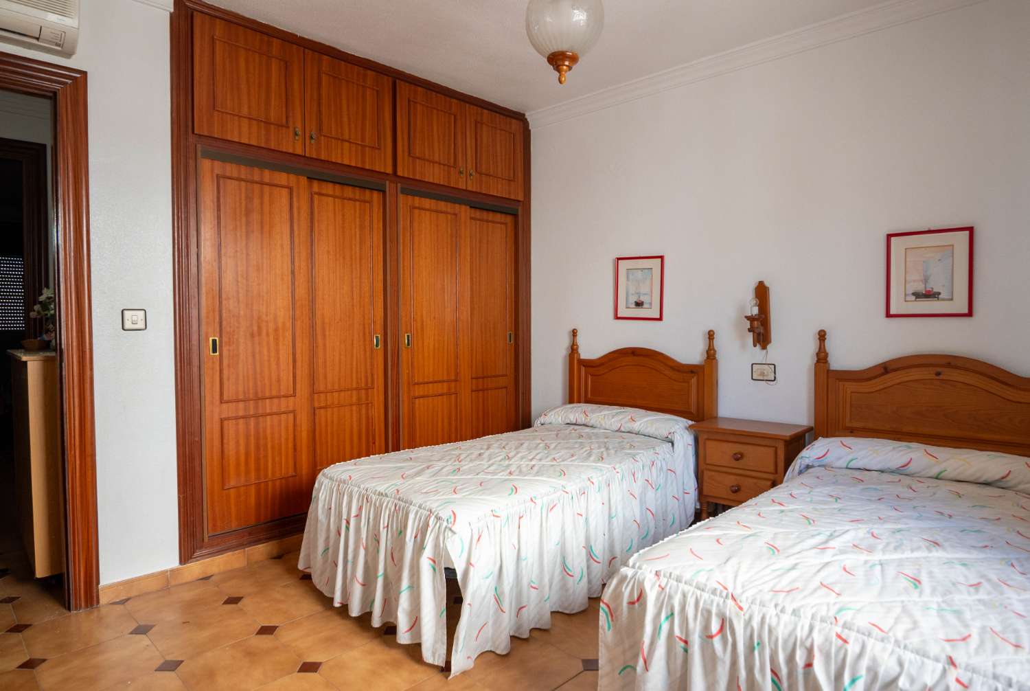 Hostal en venta en el centro de Salobreña