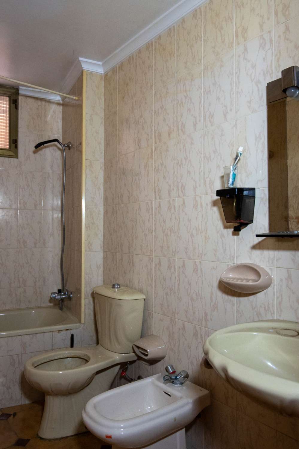 Hostal en venta en el centro de Salobreña