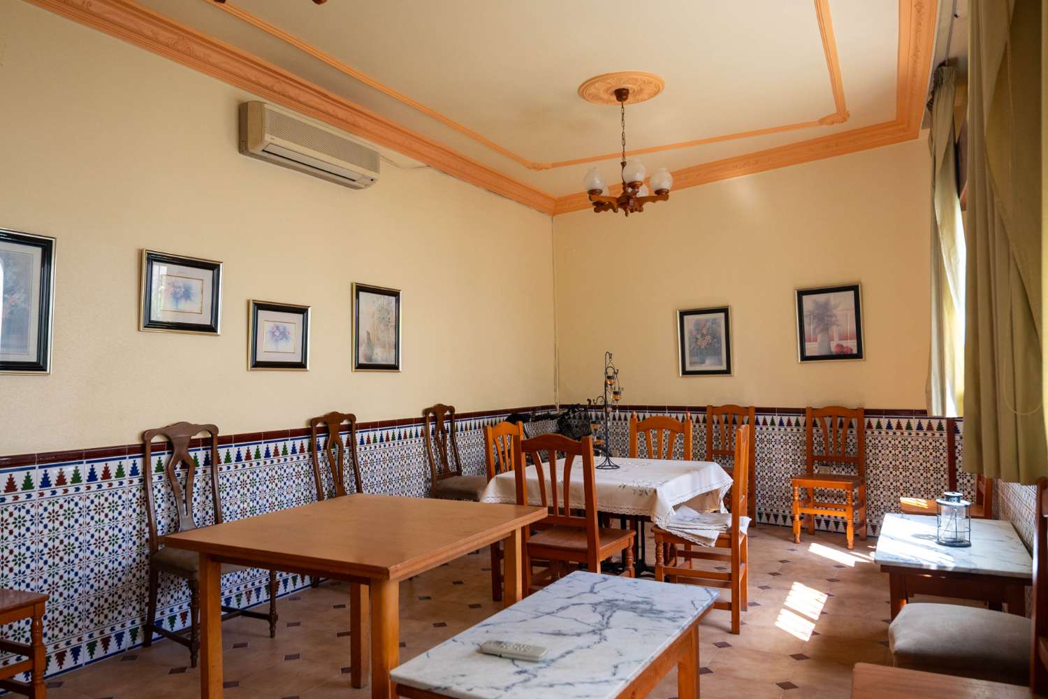 Hostal en venta en el centro de Salobreña