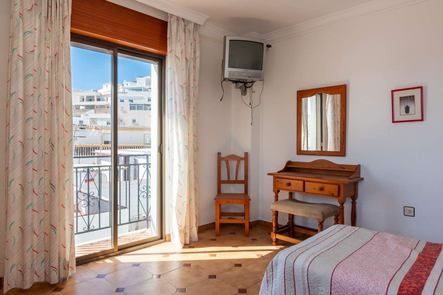 Hostal en venta en el centro de Salobreña